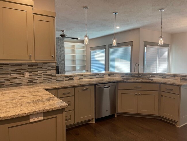 Building Photo - All Brick, 3 bedrooms AND 3 car garage