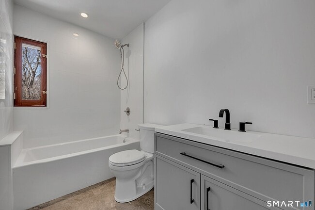 Building Photo - 220 Upper Grassy Hill Rd