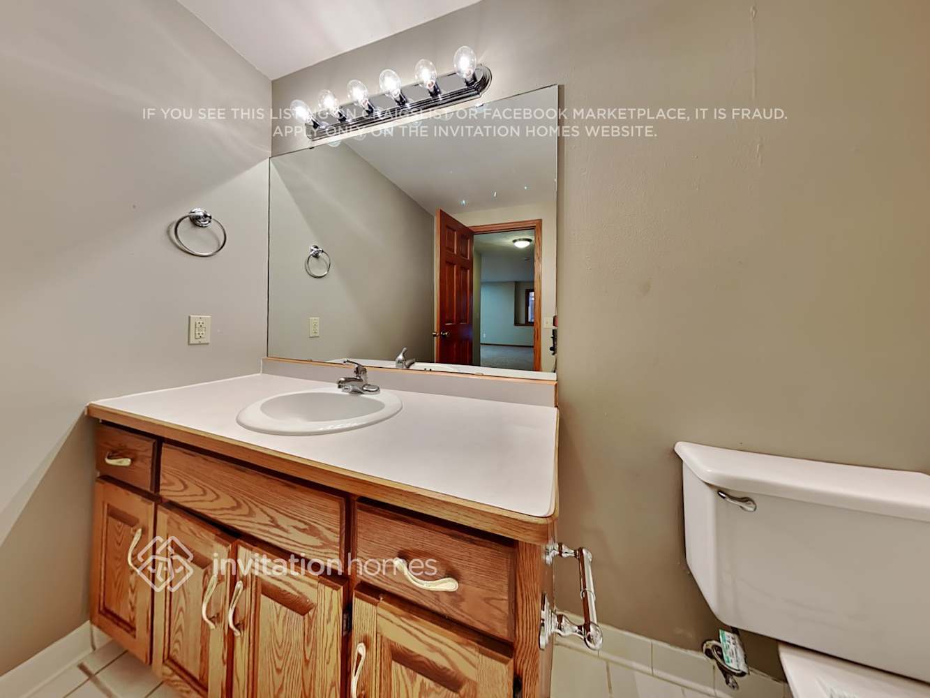 Building Photo - 1730 Atwater Path E