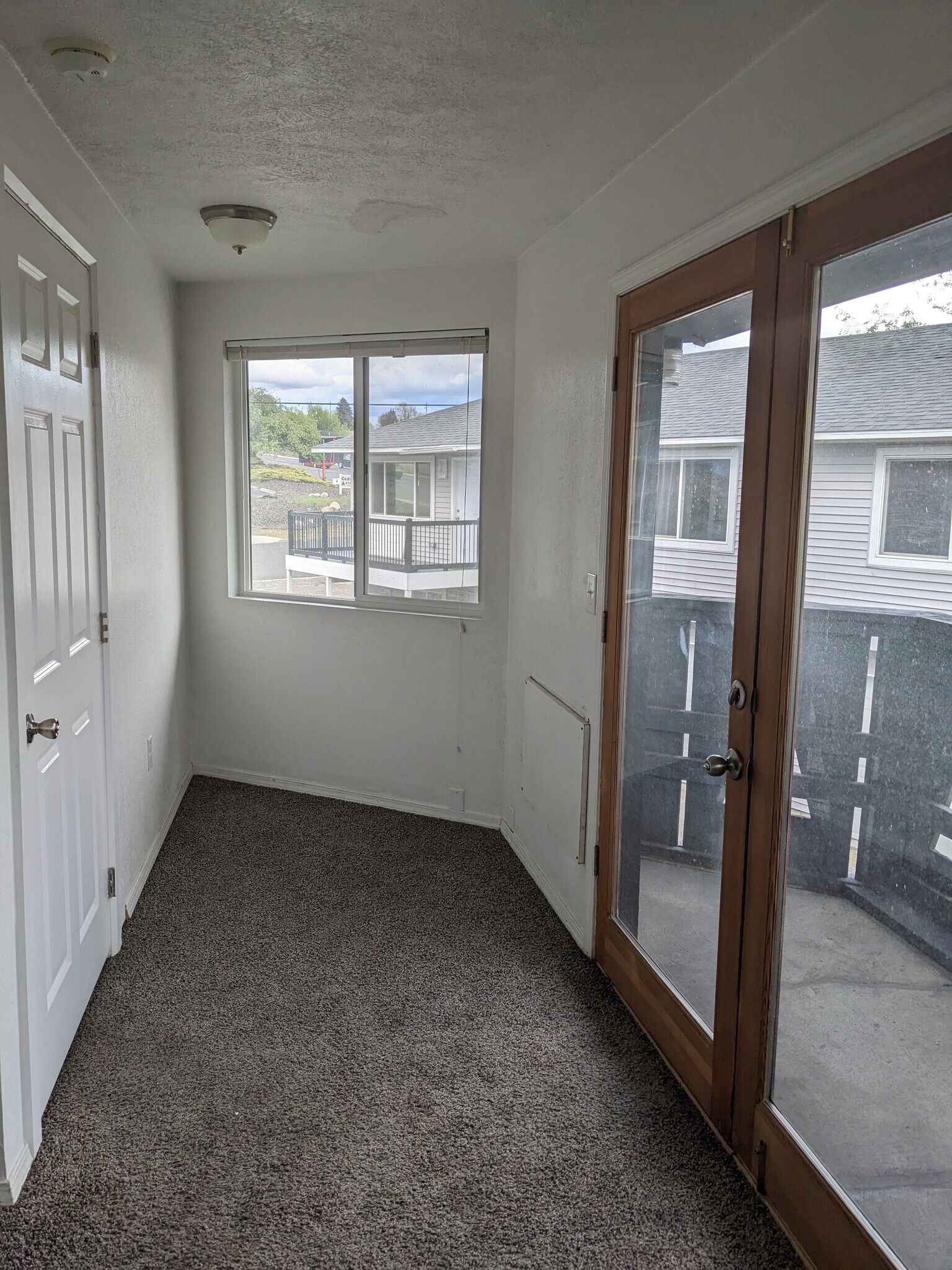 Building Photo - 3118 E MARIETTA AVE APT 2
