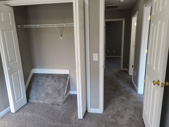 Building Photo - 3 Bedroom Townhouse for Rent in Waynesboro!