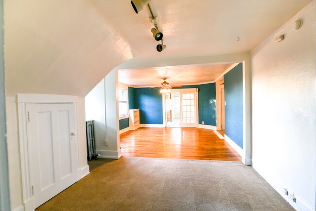 Building Photo - Charming 2 bed, 1 bath Condo in the heart of Denver