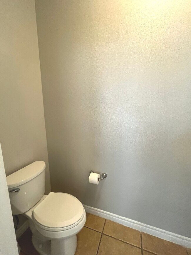 Building Photo - 1847 sq ft, 2 story, 4 Bedroom, 2 1/2 bath, 2 Car Garage home in the Vibrant city of Las Vegas.