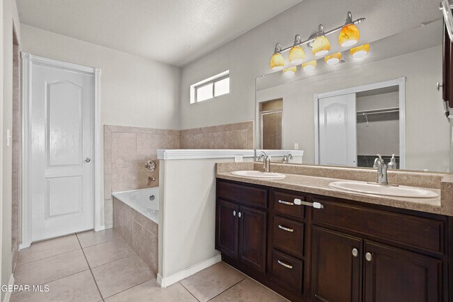 Building Photo - 3261 Garden Point Dr