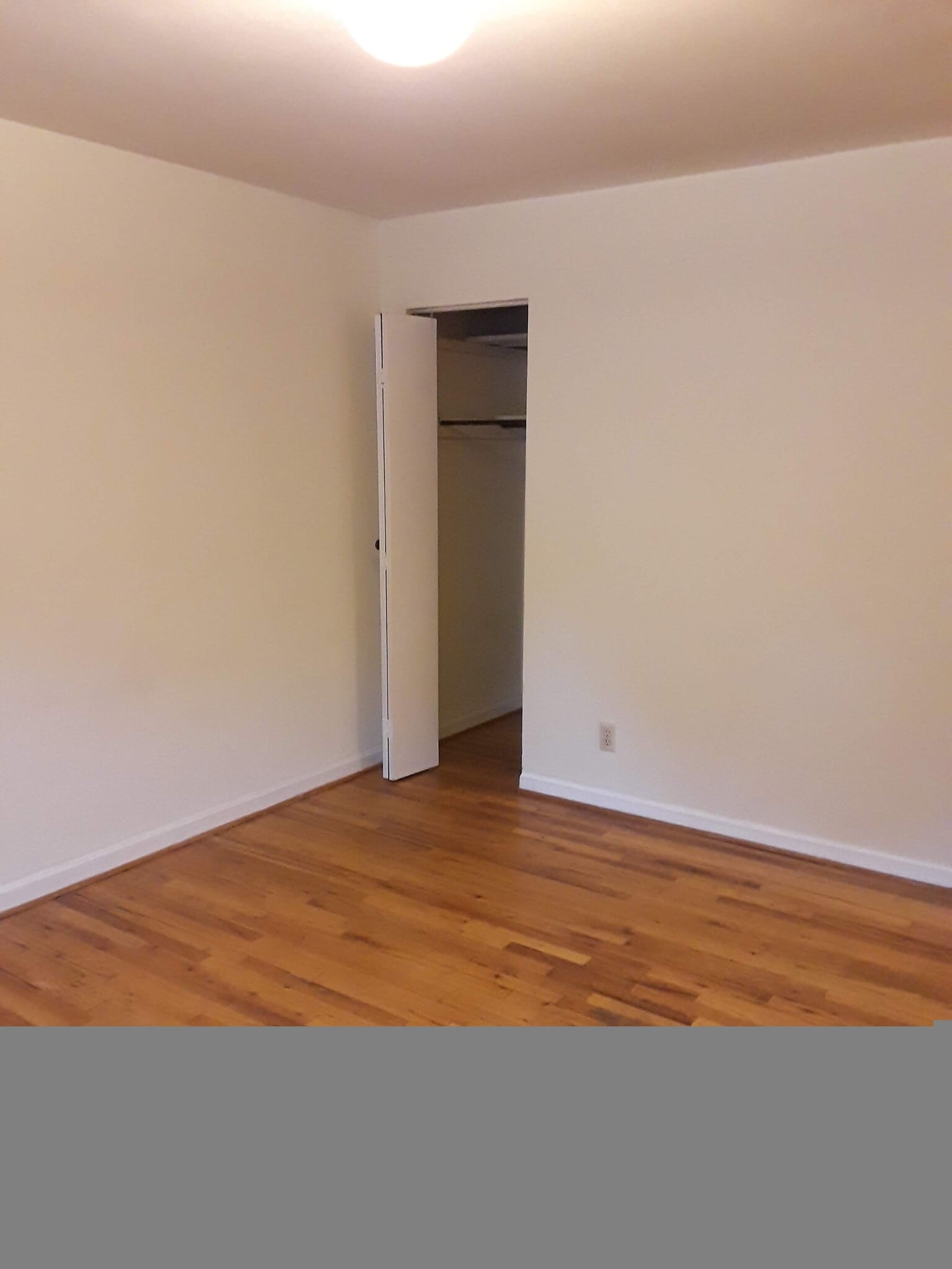 Building Photo - 5947 Belmont Ave