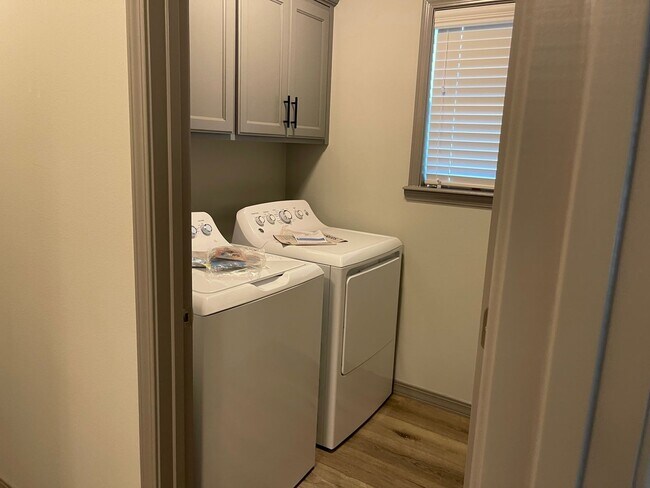 Building Photo - 104 Pr Crk Rd