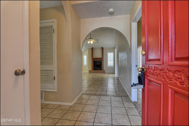 Building Photo - 4680 Round Rock Dr