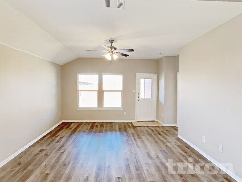 Building Photo - 805 Walls Blvd