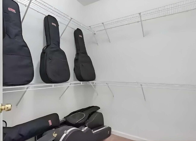 Building Photo - Affordable $190/Week Furnished Room in Westside Intown Atlanta – Utilities Included - High Speed ...