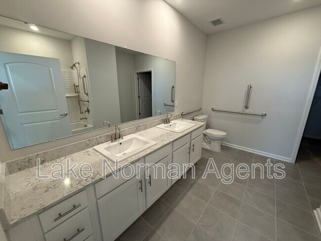 Building Photo - 4455 Reed Crk Dr