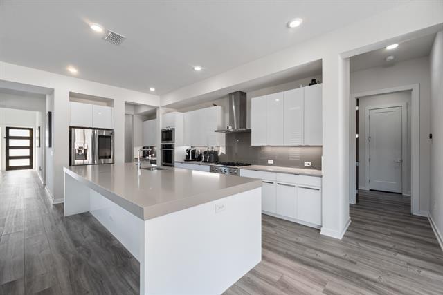 Building Photo - 5160 Statesman Ln