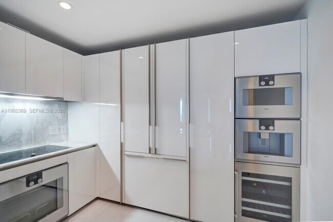 Building Photo - 10203 Collins Ave