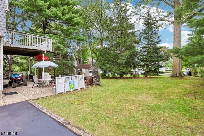 Building Photo - 488 Cedar Ln