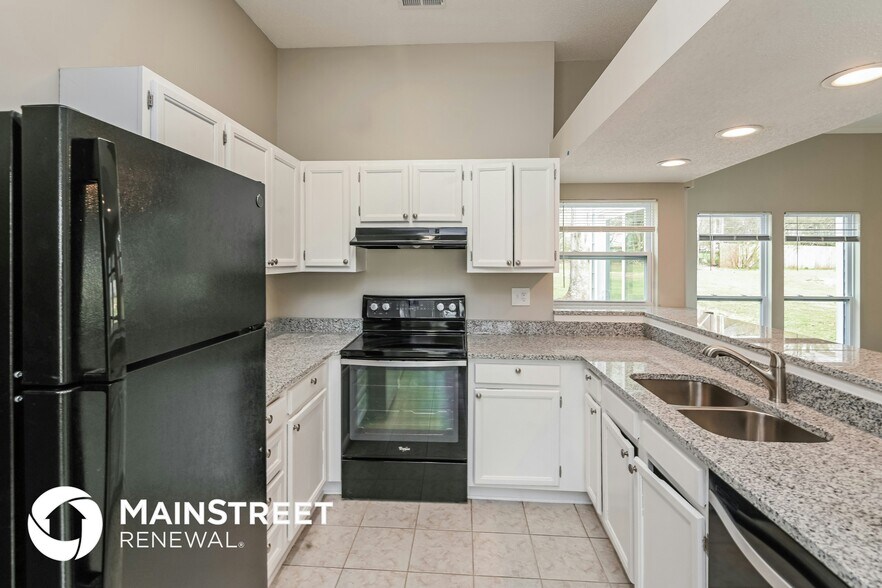 Building Photo - 14930 Rothwell Dr