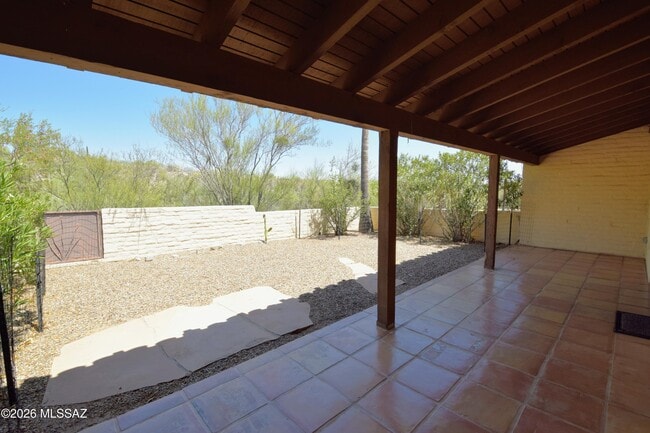 Building Photo - 5066 N Placita Del Lazo
