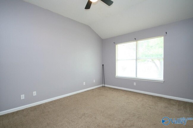 Building Photo - 105 Oakline Dr