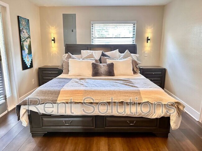 Building Photo - 5701 12th Ave S