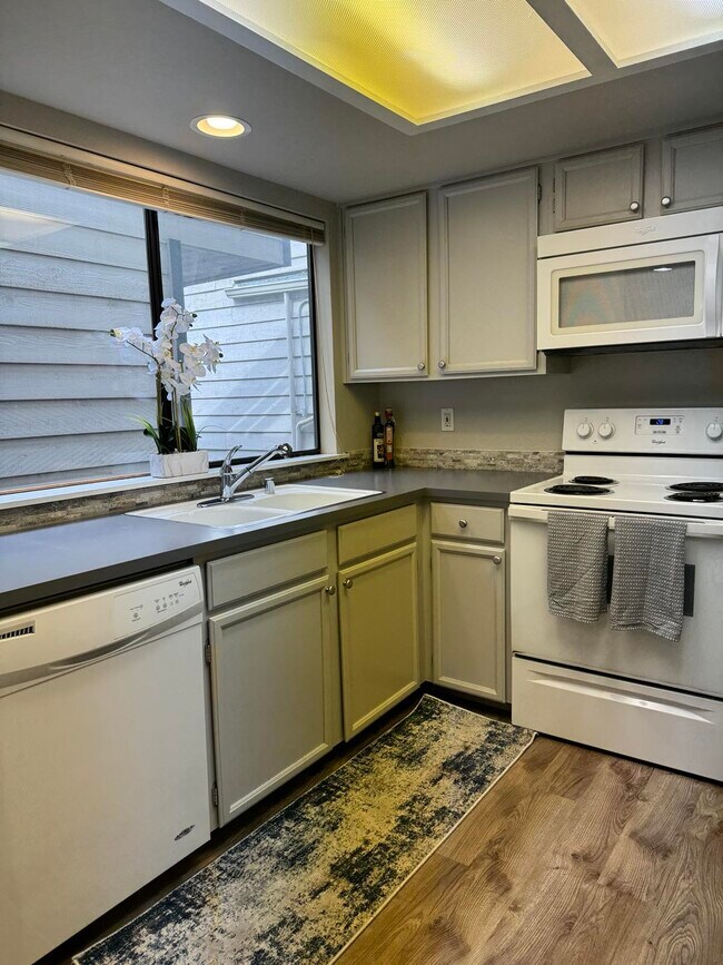 Building Photo - 8407 18th Ave W