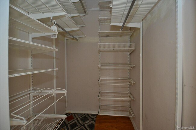Building Photo - 14 Westview Ave