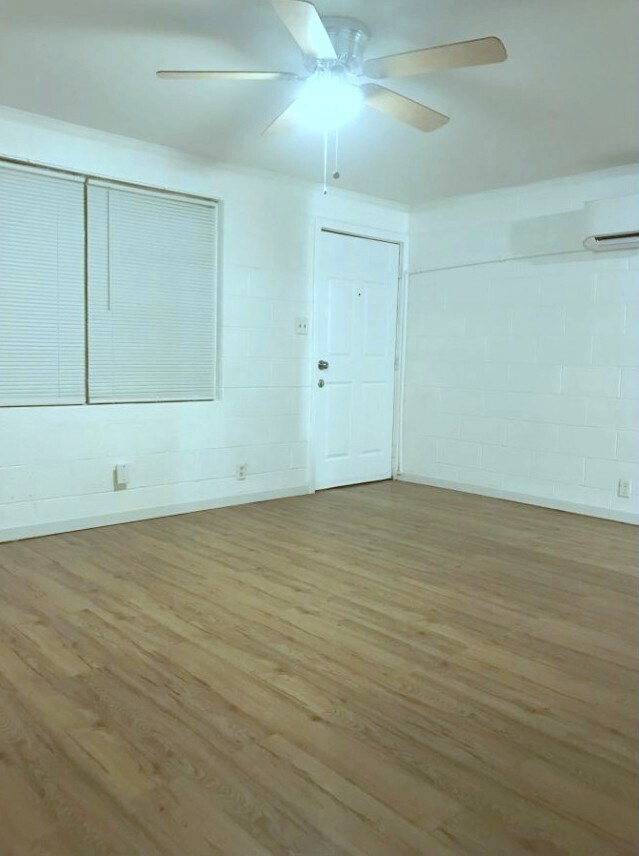 Building Photo - 219 S 7th St