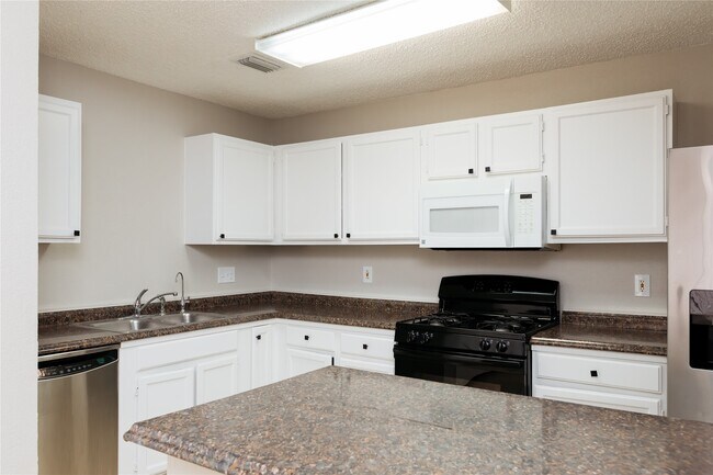 Building Photo - 13719 Vira Ln