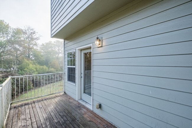 Building Photo - Stylish 2-Bedroom Condo Near OSU – Spaciou...