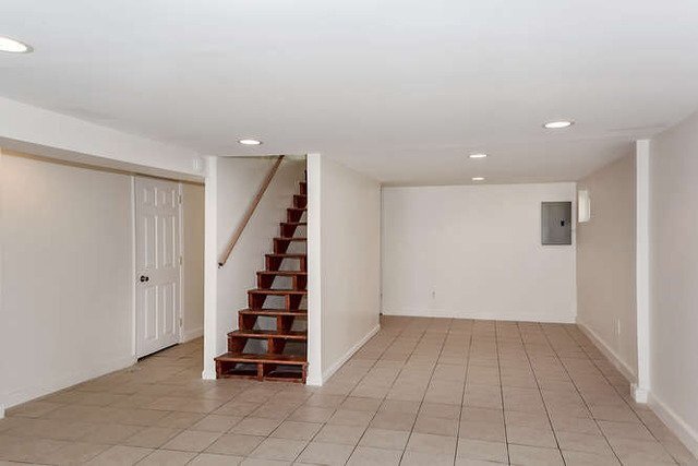 Building Photo - 2140 Dobson St