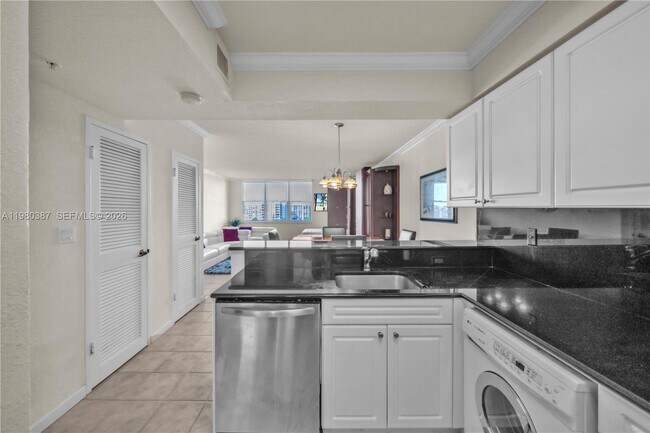 Building Photo - 2501 S Ocean Dr