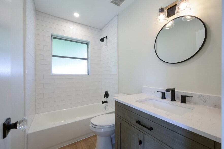 Building Photo - 912 Marlin Cir