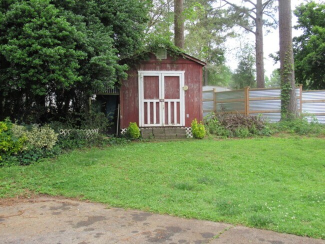 Building Photo - 70 Gibson Dr