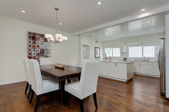 Building Photo - 831 S Curson Ave