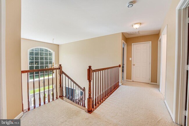 Building Photo - 47 Ridings Ln
