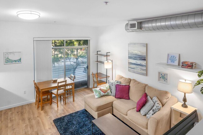 Building Photo - March Move-in Special!!! Downtown Cortez Hill Junior Studio | Pool, Parking & Modern Finishes