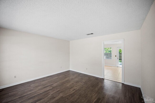 Building Photo - 5719 Ventura Ln