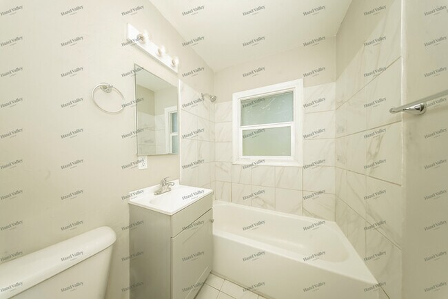 Building Photo - 2653 SW 45th St