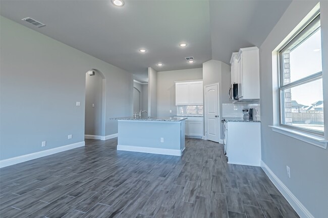 Building Photo - 422 Oleander Dr