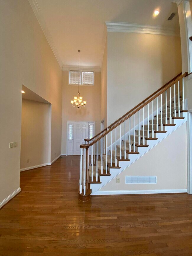 Building Photo - 4224 Evergreen Dr