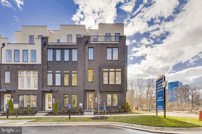 Building Photo - 11664 American Dream Way