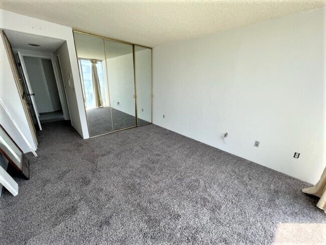 Building Photo - DOWNTOWN LONG BEACH 2BR/2BA CONDO ON 4TH F...