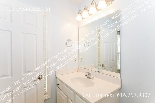 Building Photo - 419 Overcrest St
