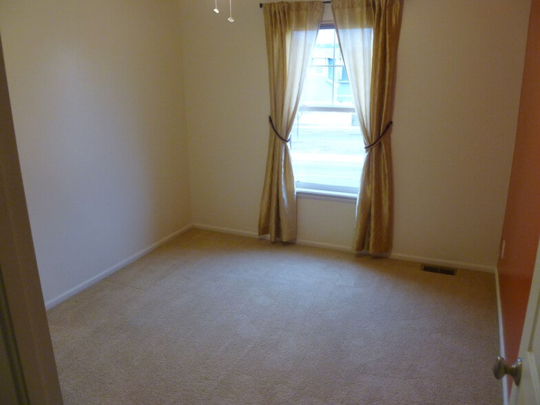 Secondary Bedroom - 3009 Rock Creek Dr