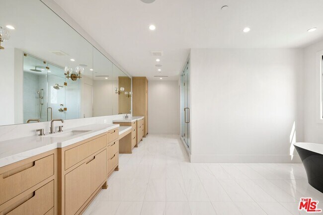 Building Photo - 1744 Correa Way