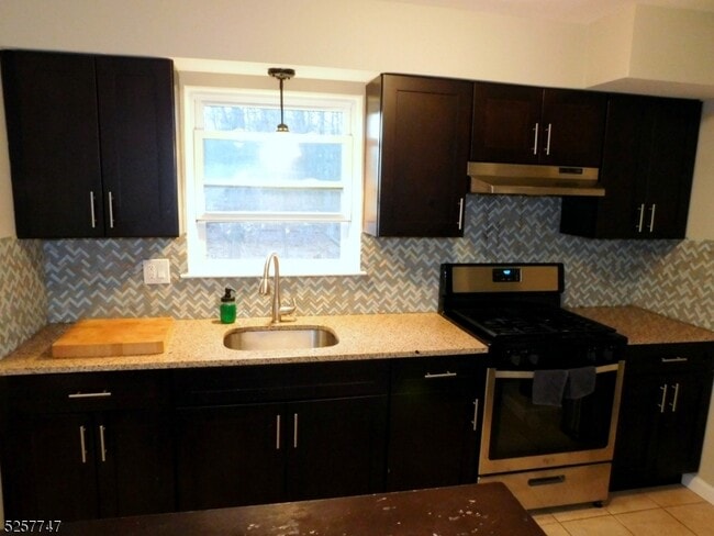 Building Photo - 43 Conforti Ave