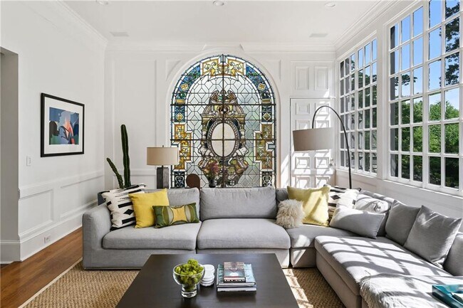 Building Photo - 635 Bonaventure Ave NE