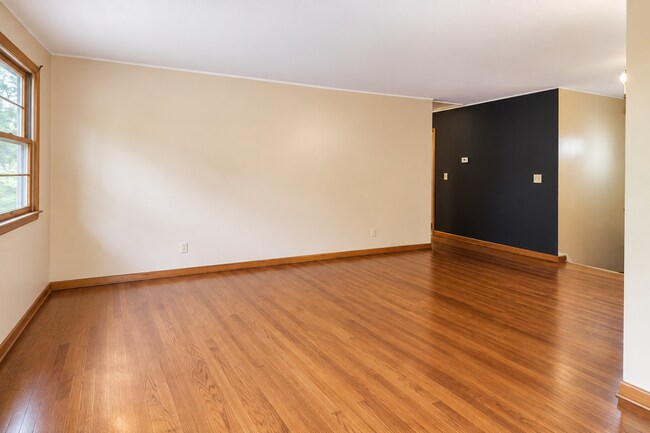 Building Photo - 501 S Swain Ave