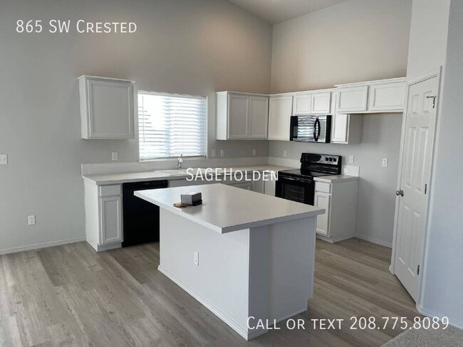 Building Photo - 865 SW Crested-
