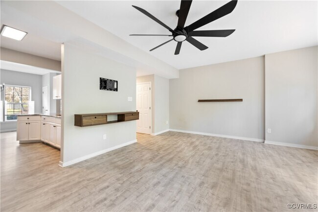 Building Photo - 2805 Queensland Dr
