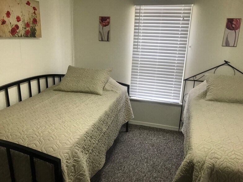 Building Photo - 1025 Simpson Ave