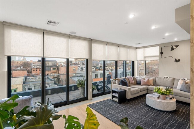 Building Photo - 7 E Springfield St