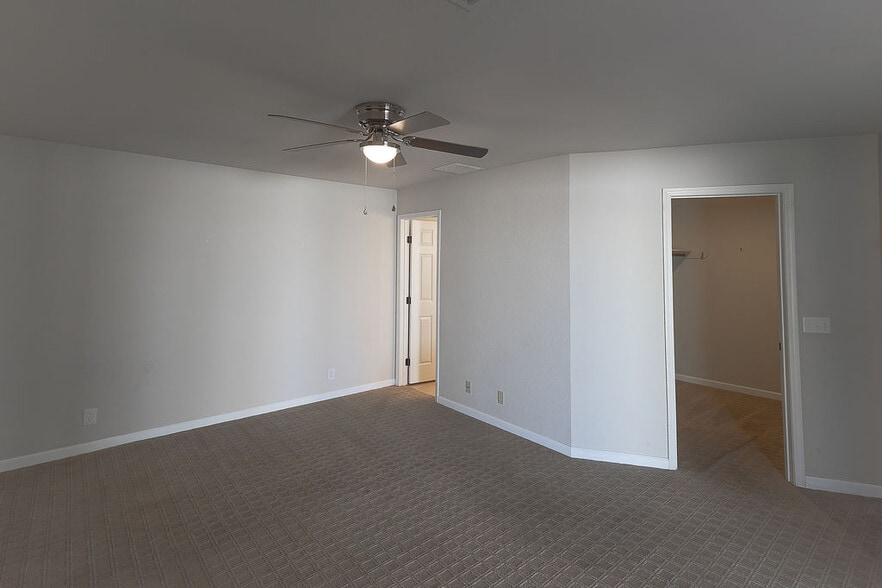 Building Photo - 3385 Poppy Trail Dr
